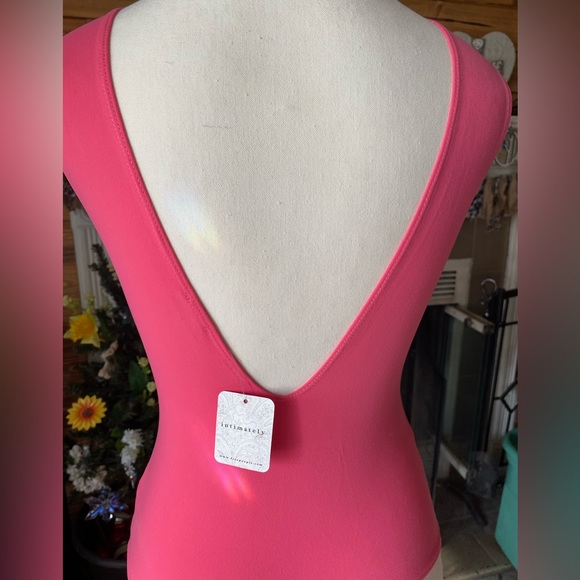 NWT FP Intimately “Keep it Sleek V Neck Thong” Salmon Bodysuit Sm Electr… - Picture 6 of 15